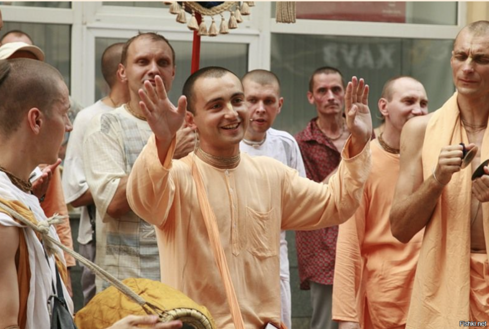 Буддийские монахи кришнаиты