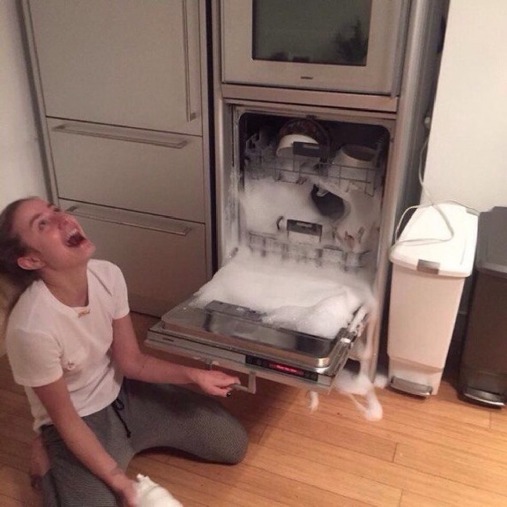 Смешная посудомоечная машина