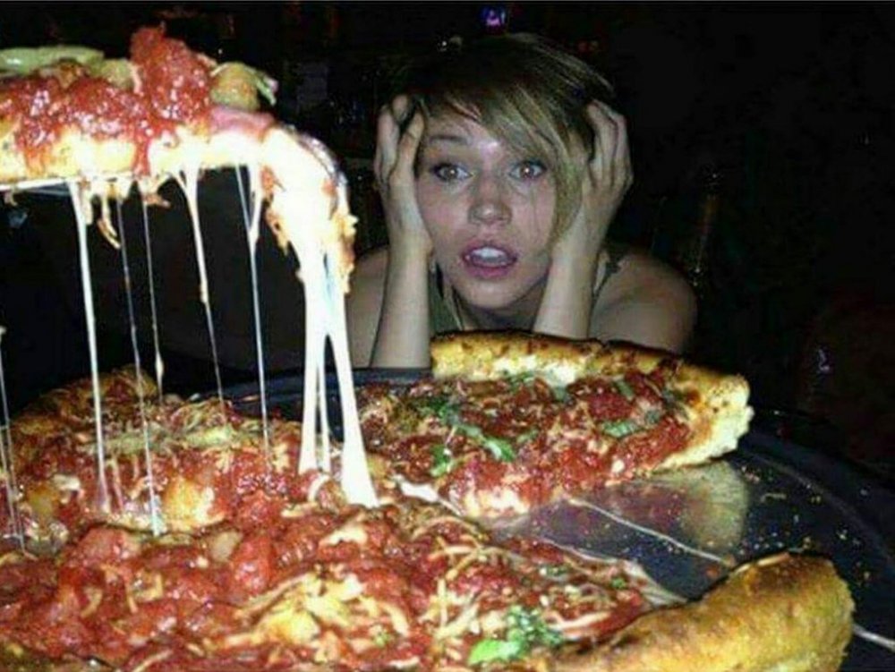 Прикол про пиццу и девушку