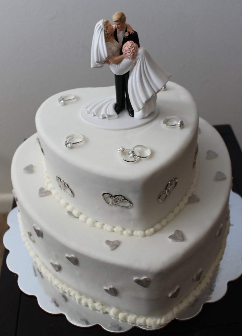 Свадебный торт прикольный