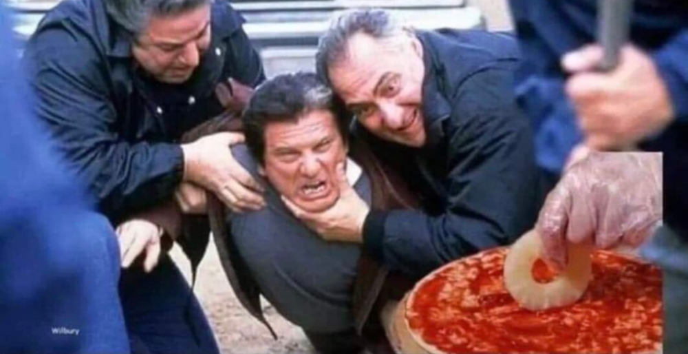 Пицца с ананасами Мем с итальянцем