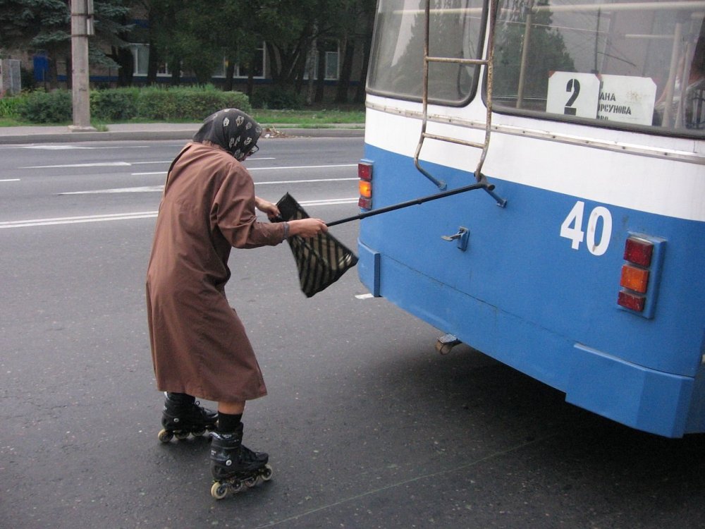 Бабка в троллейбусе