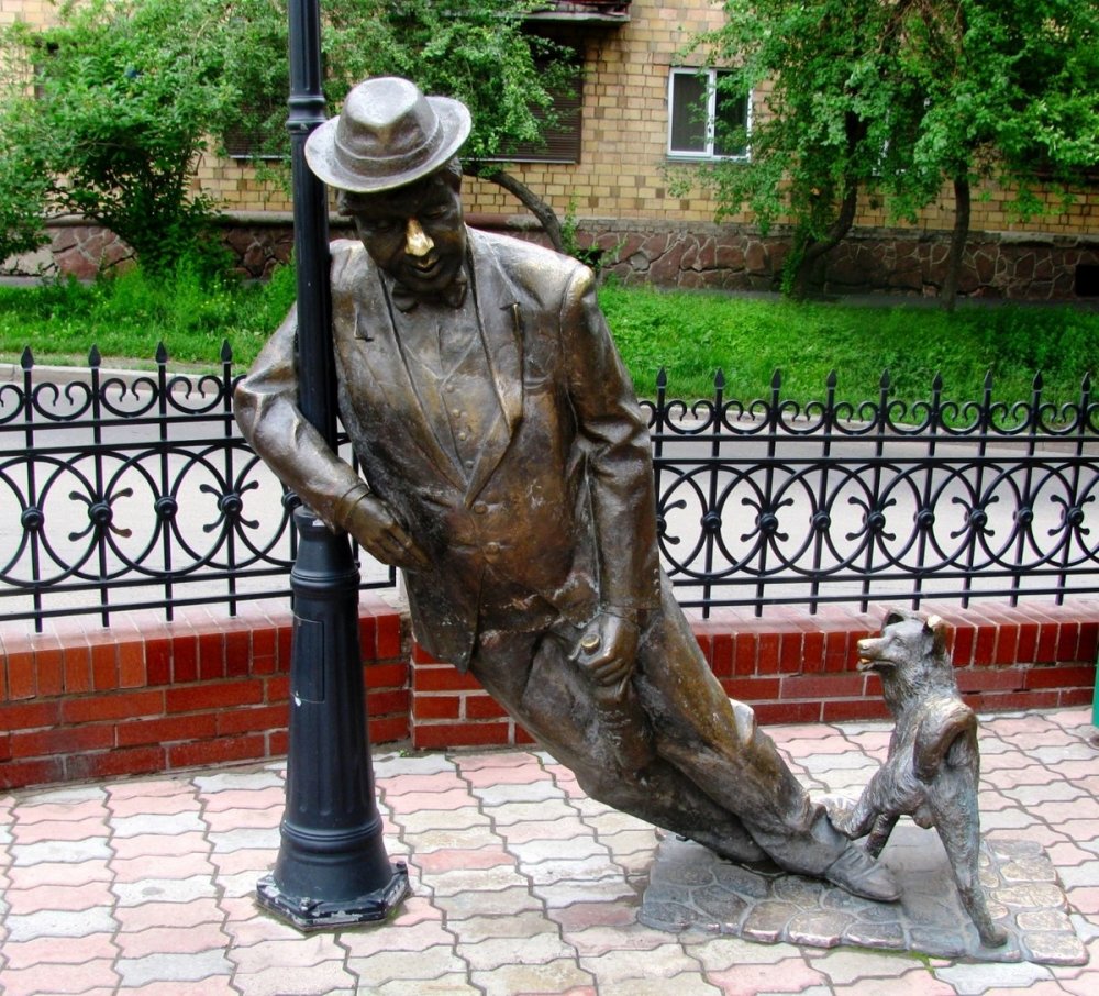 Памятник дядя Вася пьяница