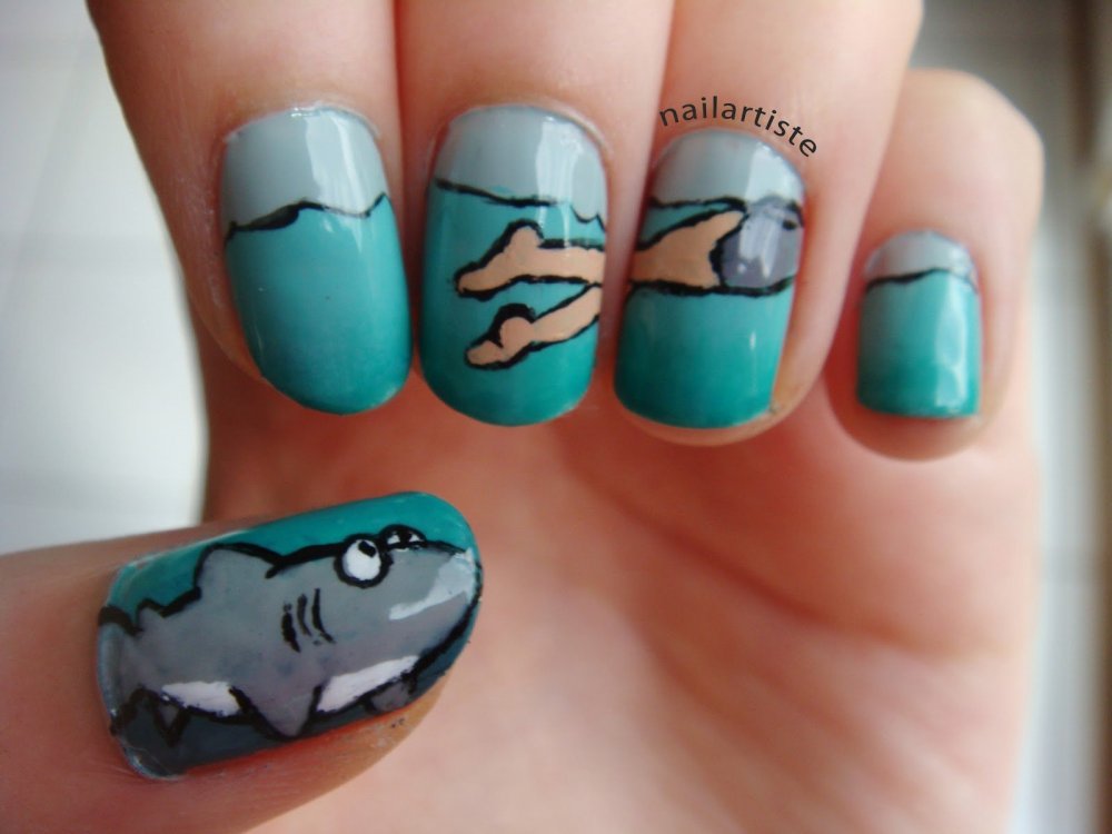 Ногти с акулой