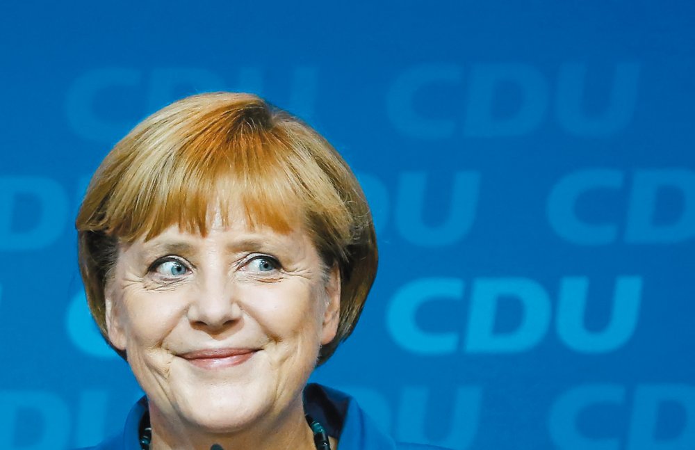 Меркель кукла парад