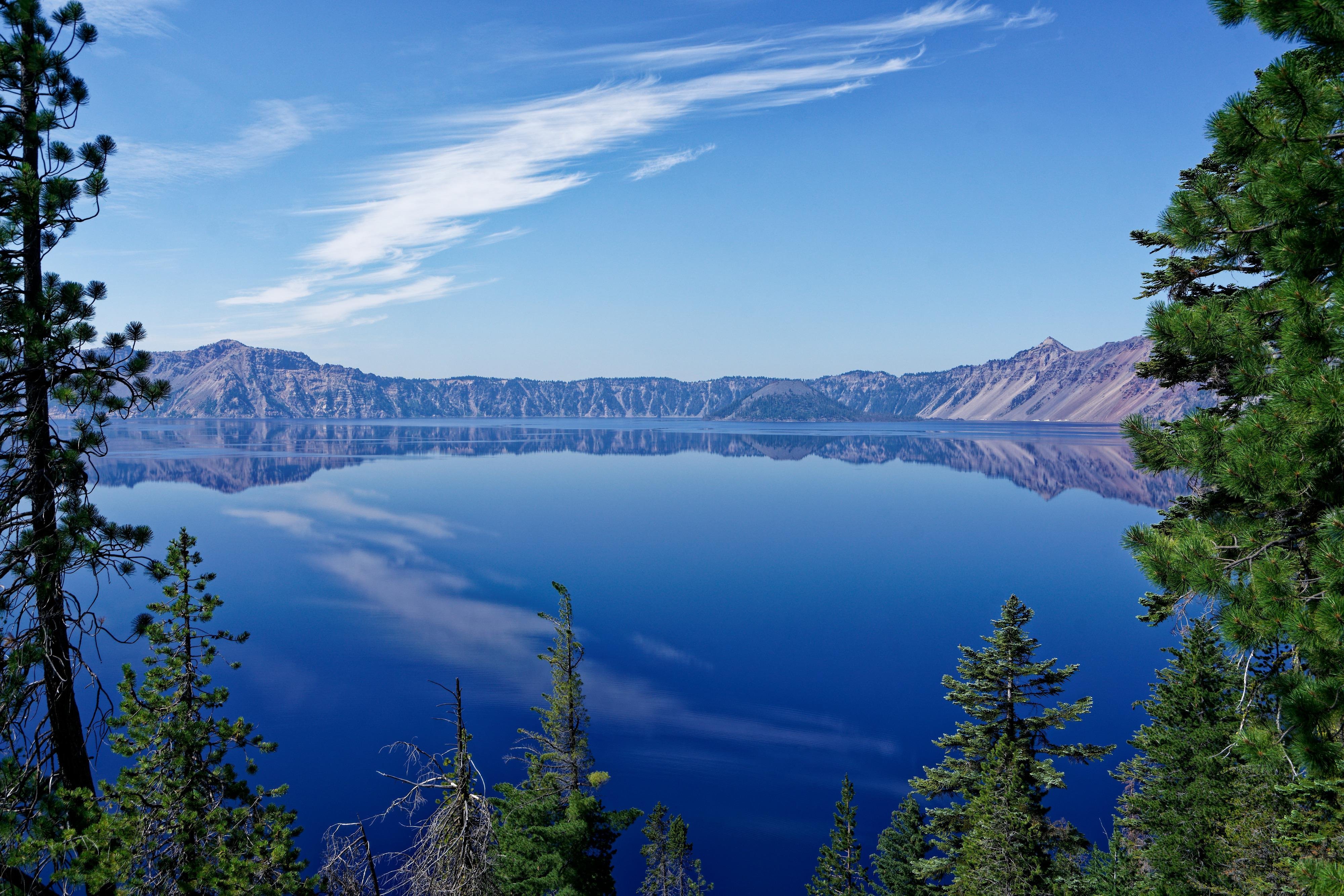 Район великих американских озер. Озеро Крейтер Орегон. Ред Лейк озеро США. Озеро Крейтер горы Калифорнии. Крейтер озеро в Северной Америке.