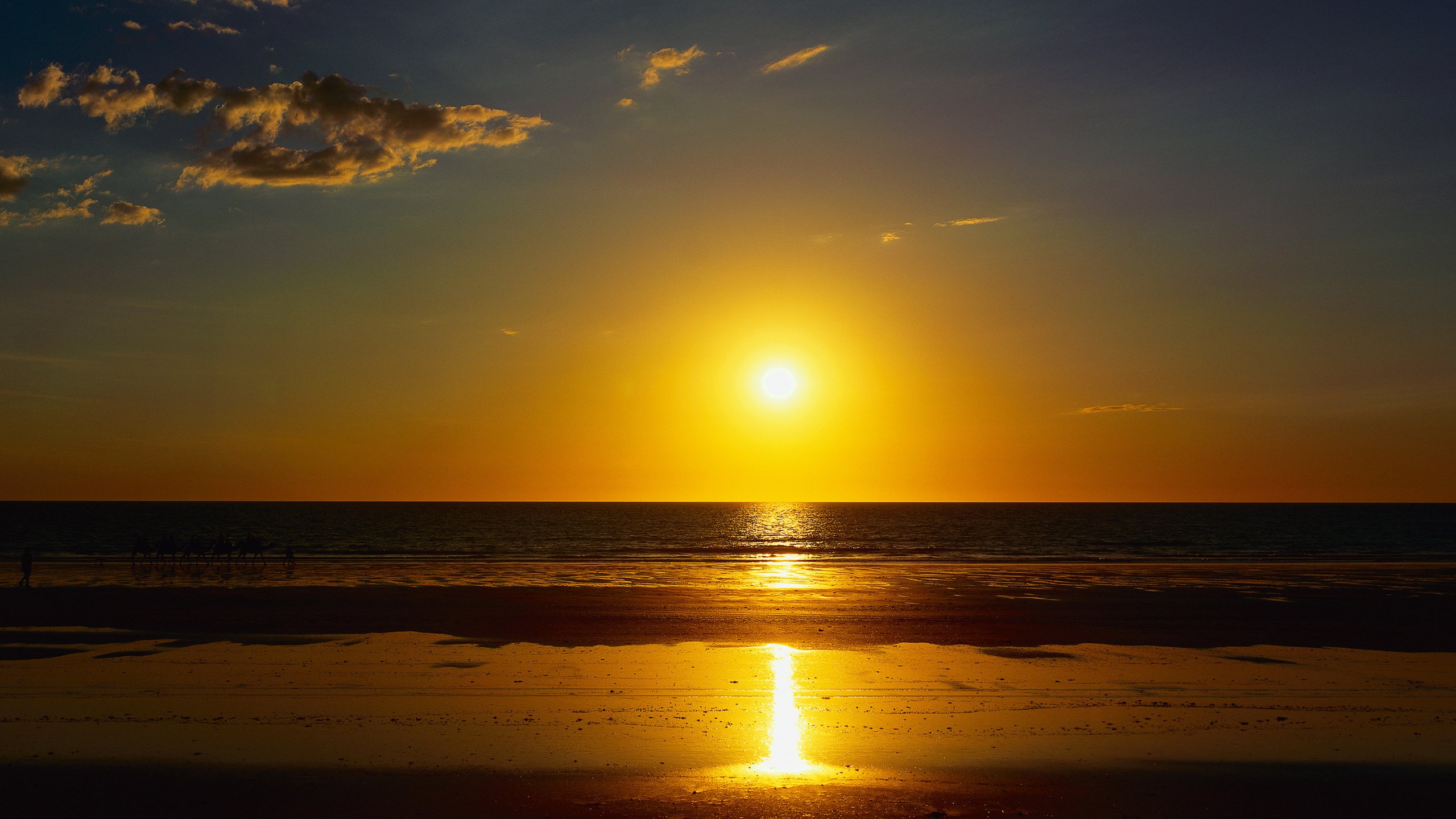 В 7 вечера где солнце. Море солнце. Закат на море. Рассвет солнца. Солнце пляж.