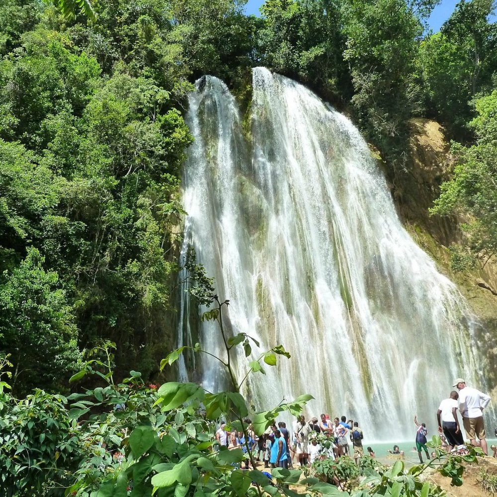 Водопад Эль-лимон в Доминикане