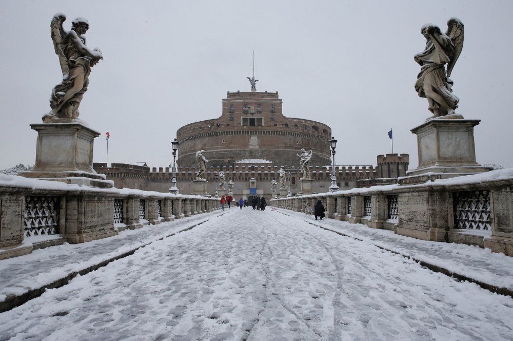 Снег в Риме