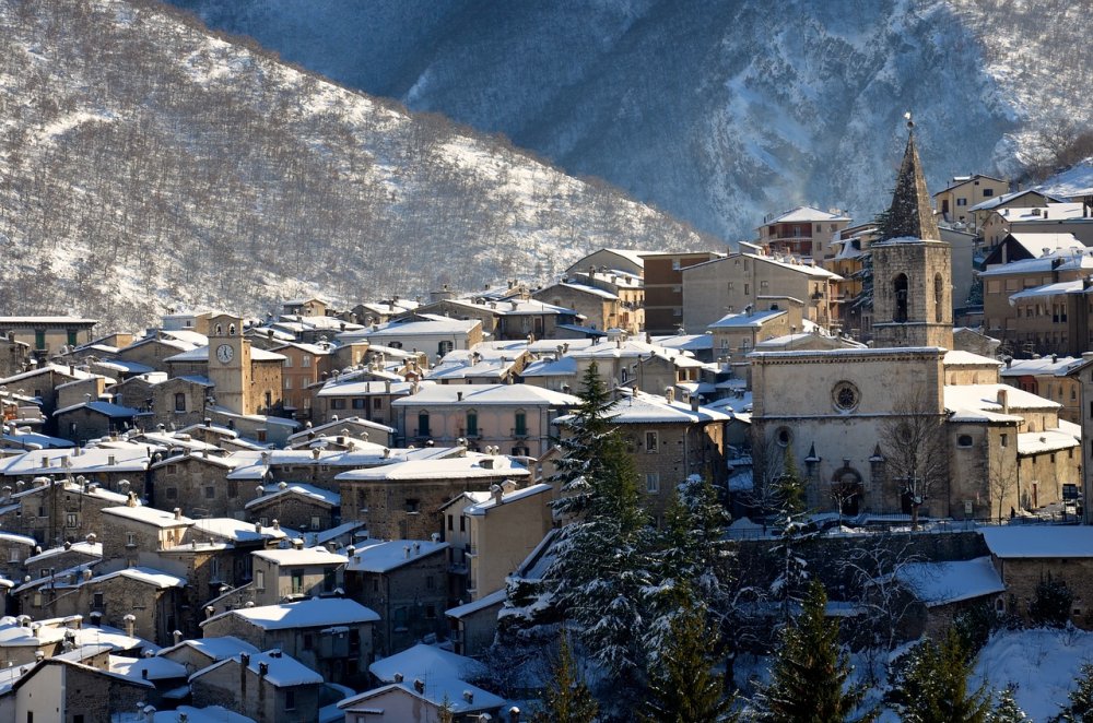 Tirano Италия зима