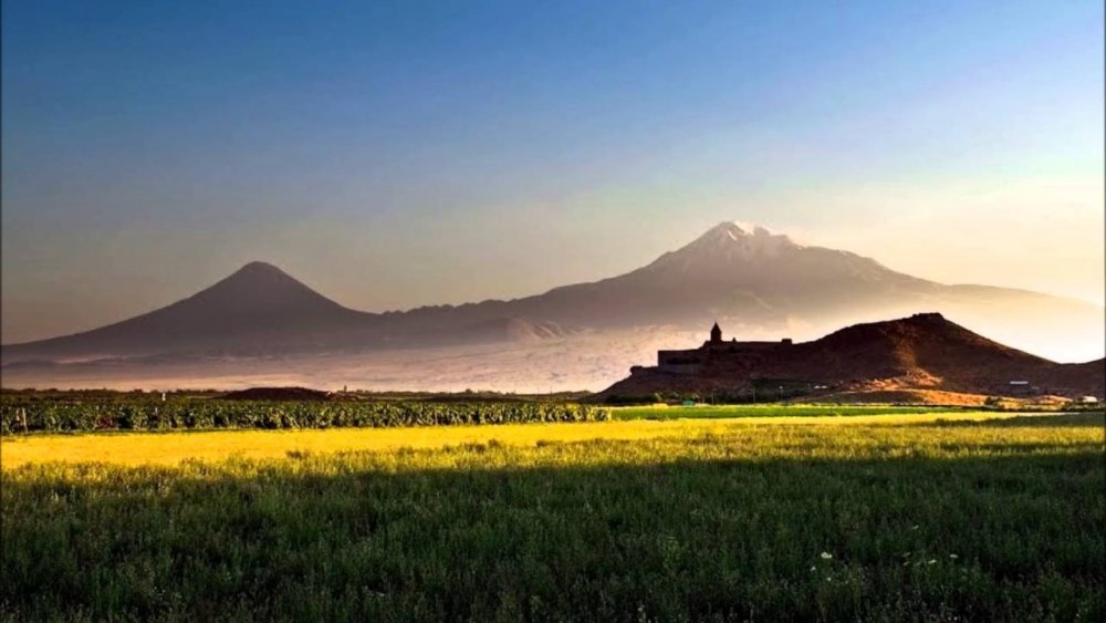 Гора Арарат и хор Вирап Армения