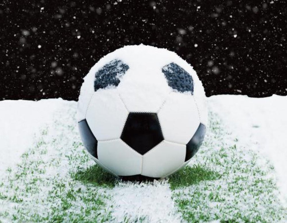 Футбол в снегопад