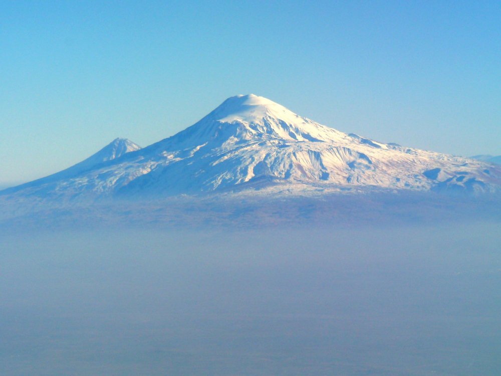 Гора Арарат со стороны Турции