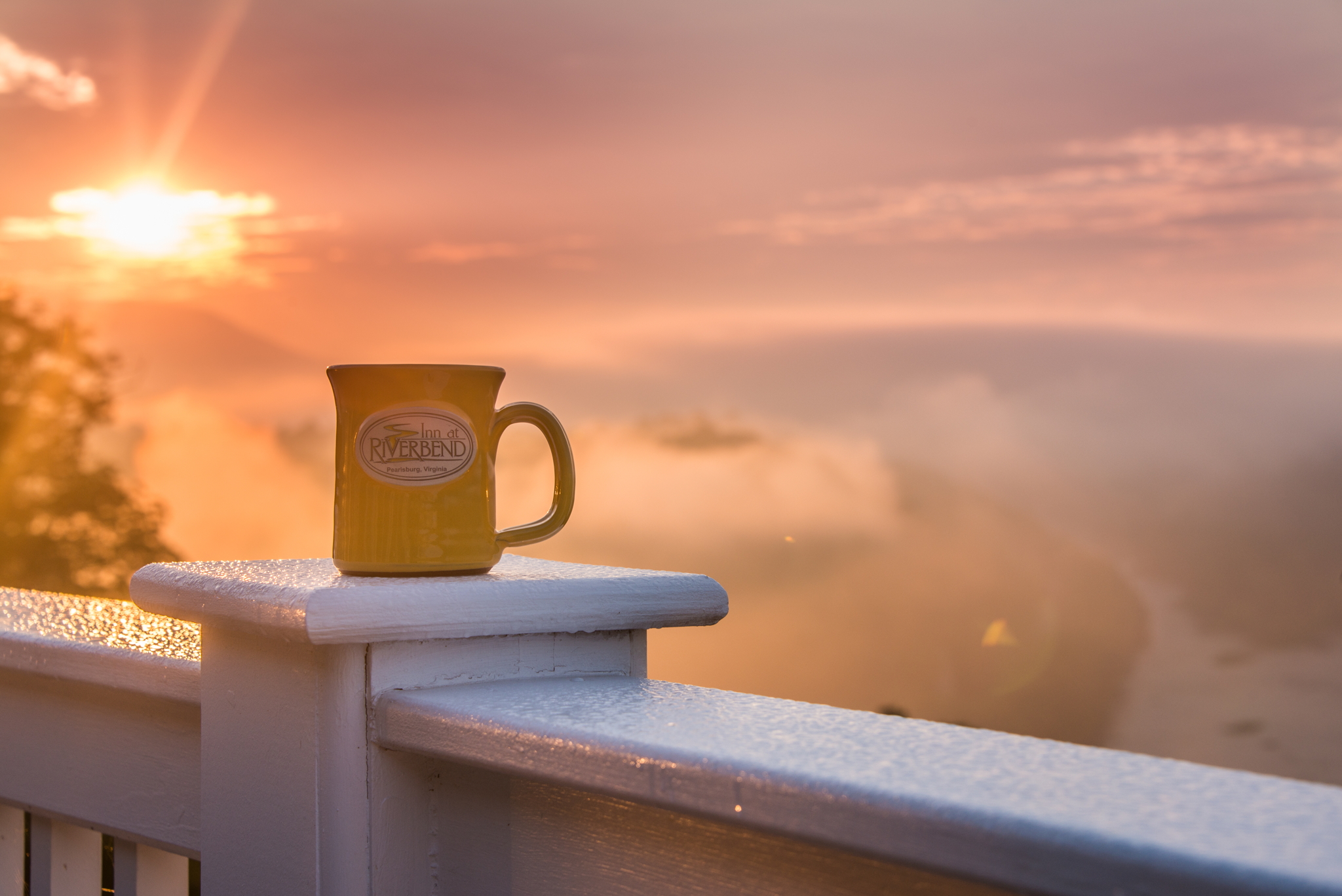 Утренние картинки. Солнечное утро. Кофе солнце. Утро солнце. Утреннее солнце.
