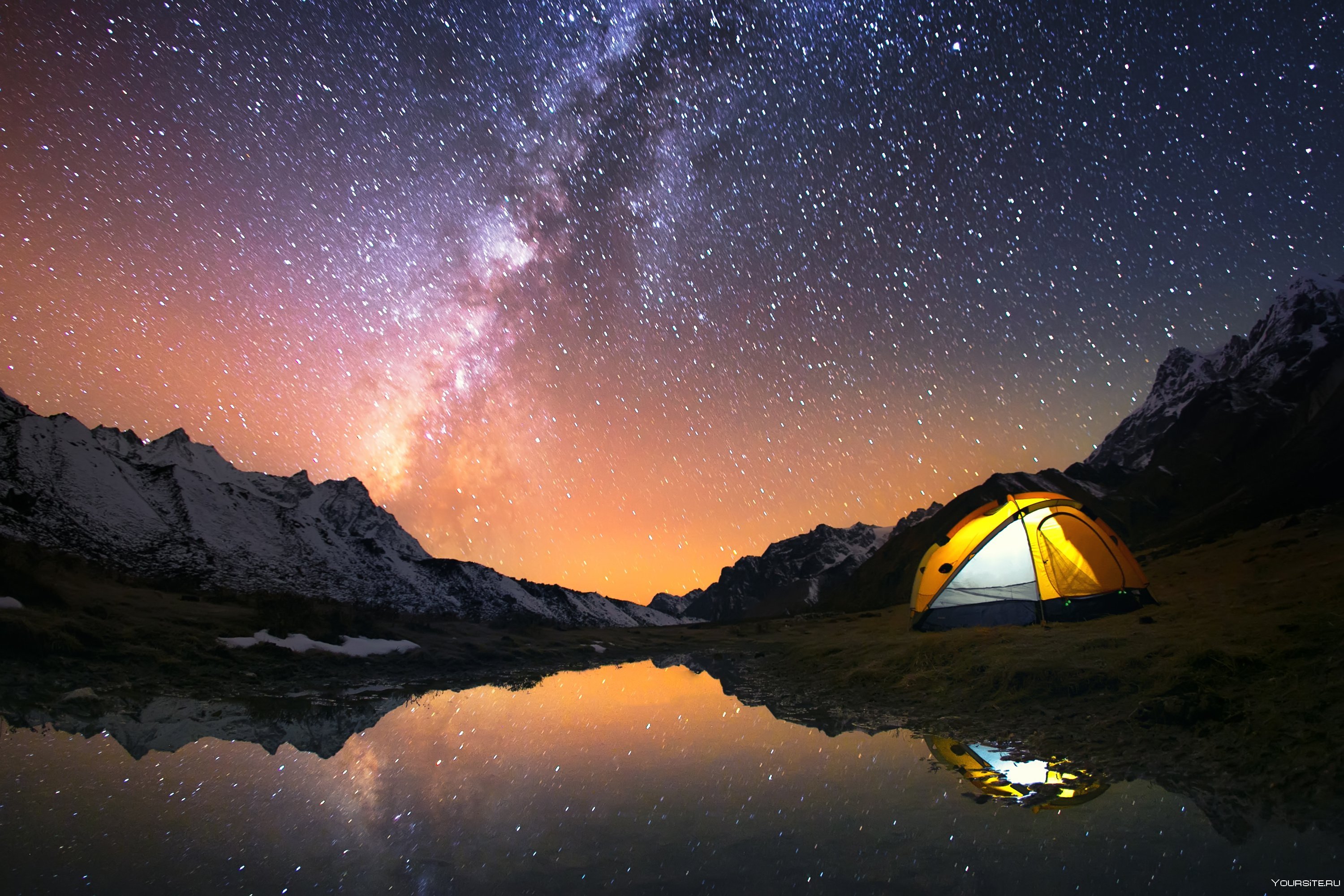 Туры звездное небо. Звездное небо в горах. Горы ночью. Горы ночь звезды. Палатка в горах.