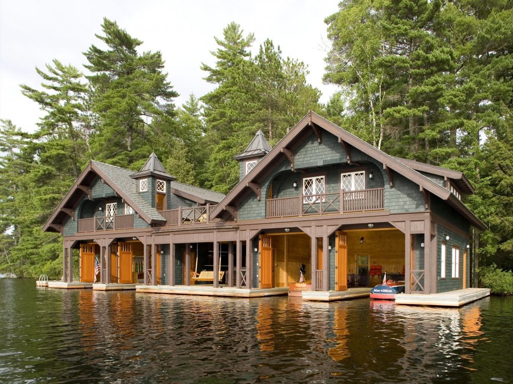 Дом Гилбертов у озера