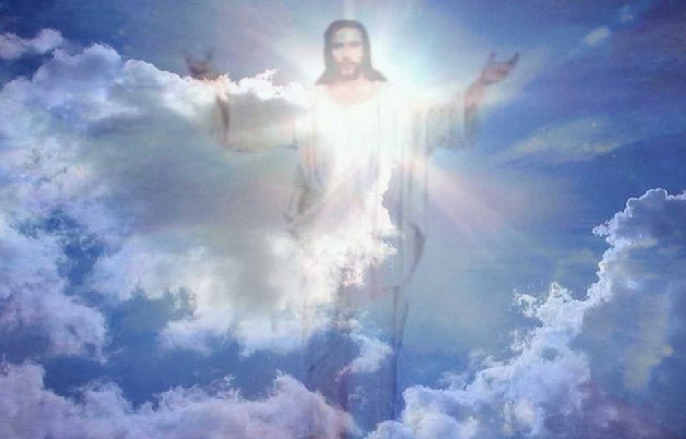 Иисус Христос в облаках