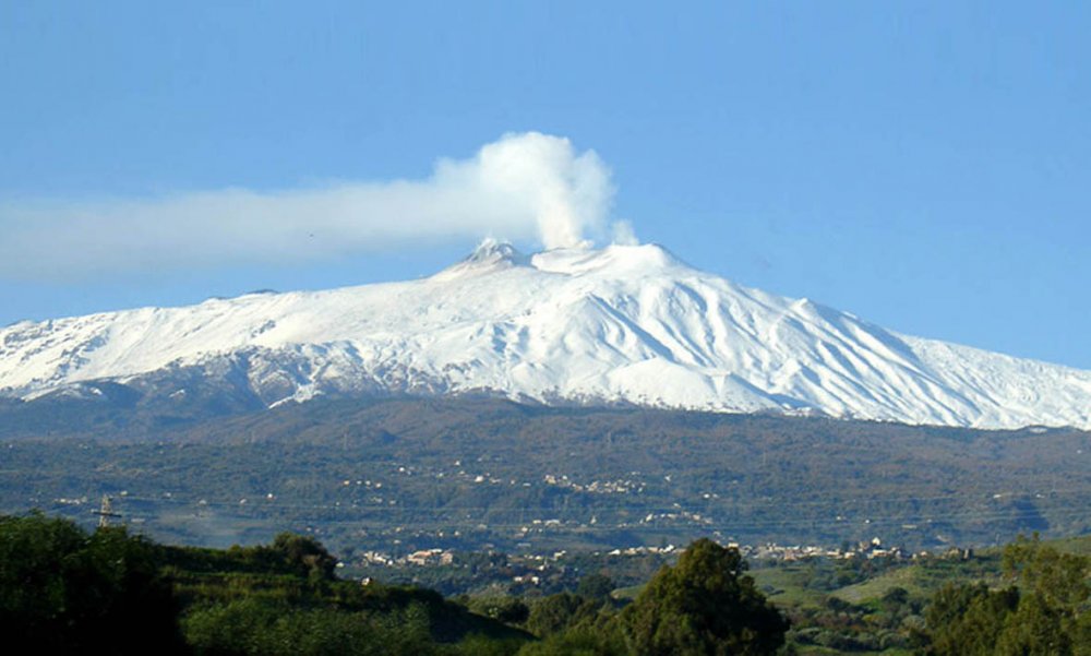 Вулкан на острове Сицилия