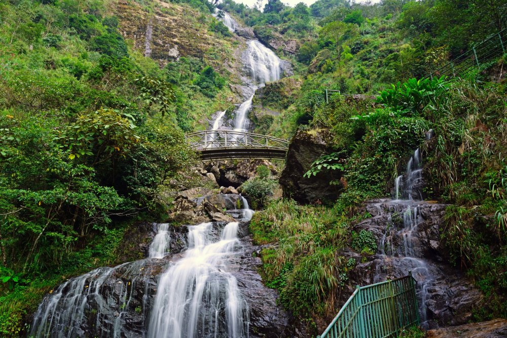 Вьетнамский водопад банзёк