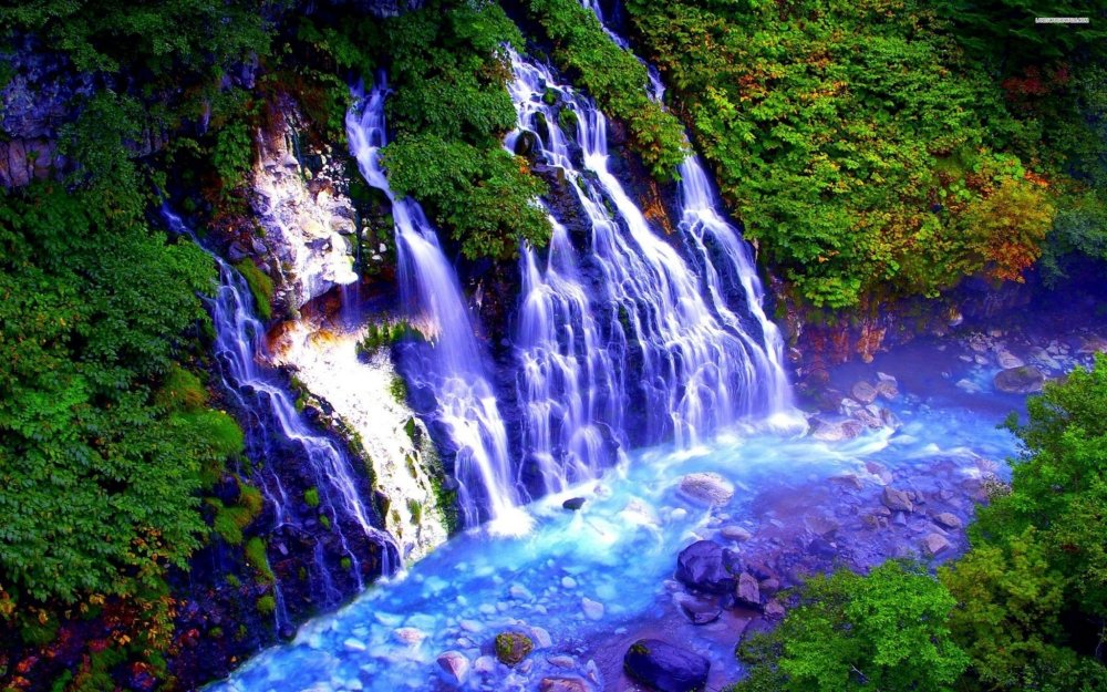 Разноцветный водопад