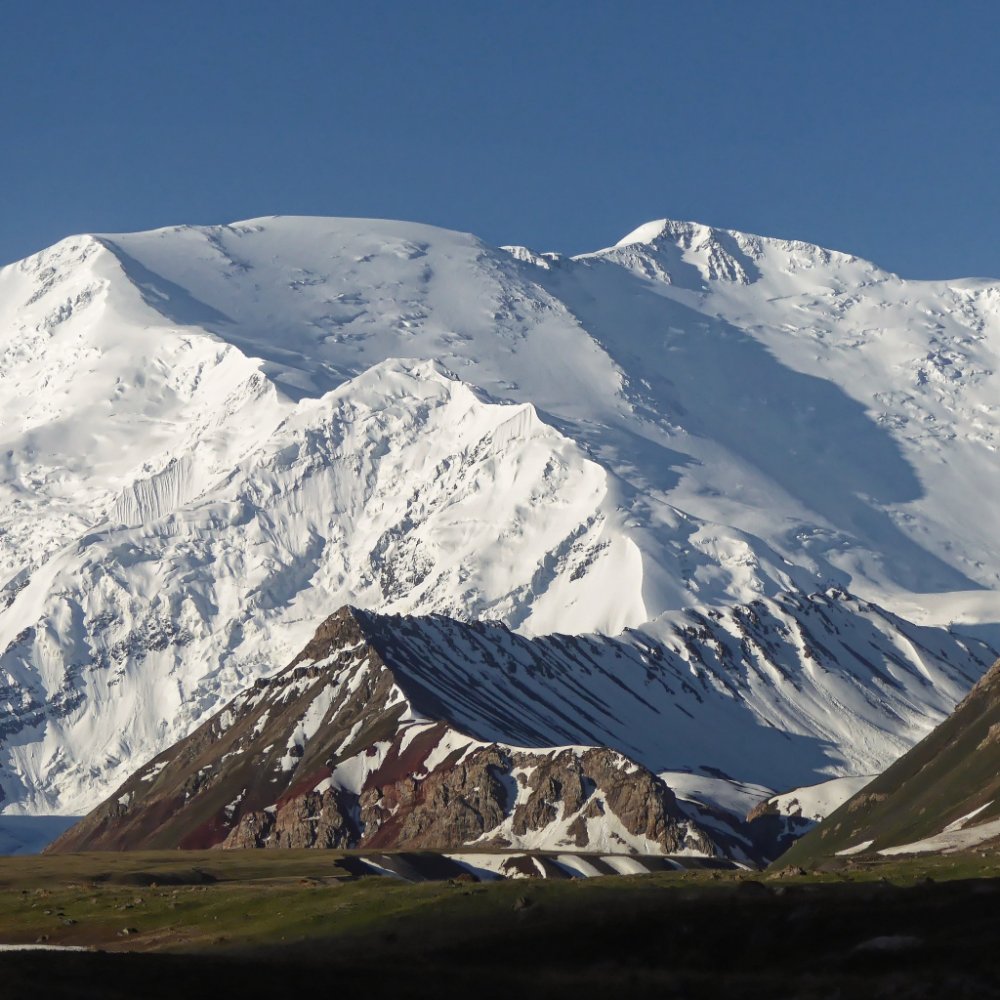 Горы пик Киргизии