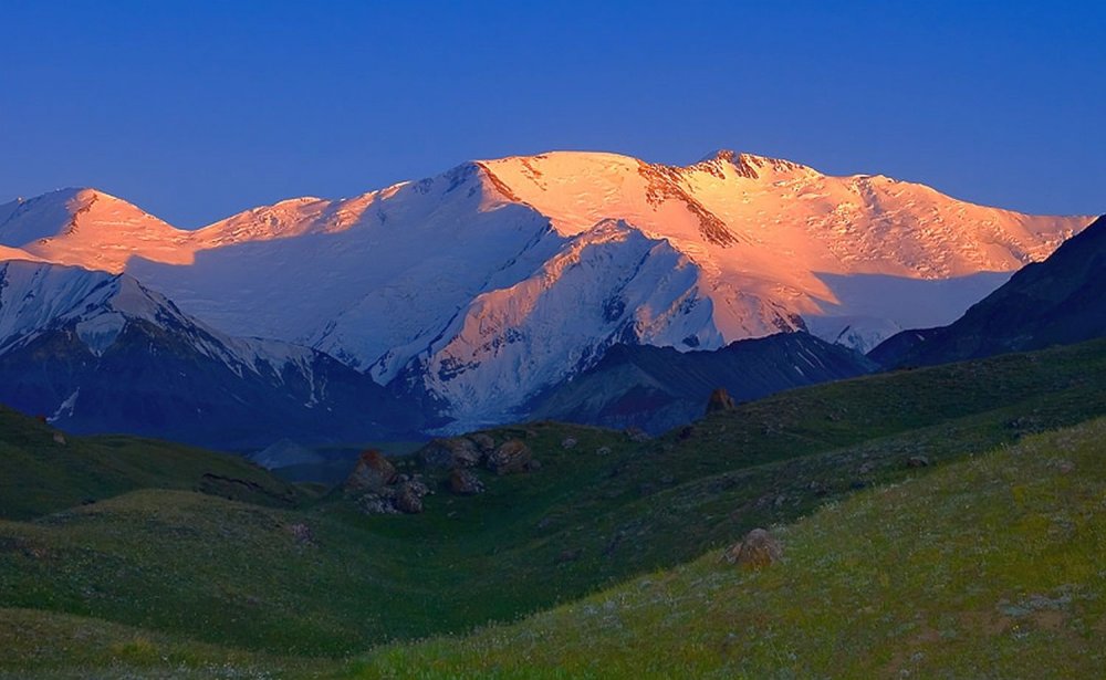 Кыргызстан горы Памир пик Ленина