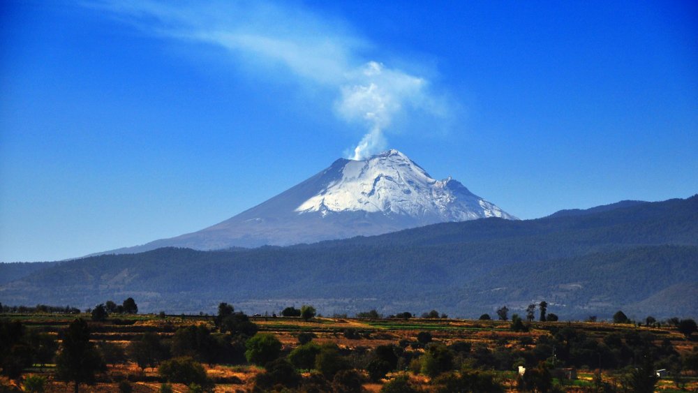 Мексика вулкан Попокатепетль