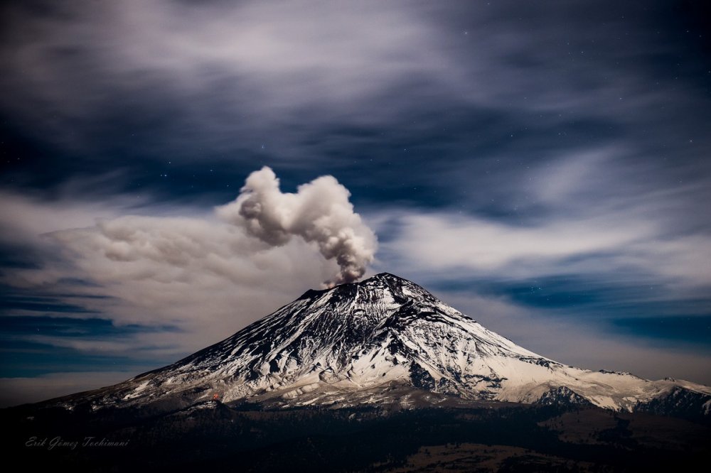 Вулкан Орисаба извергается