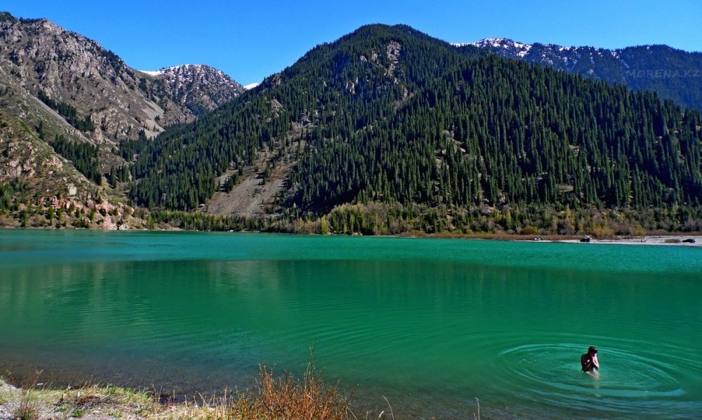 Казахстан озеро Иссыкское озеро
