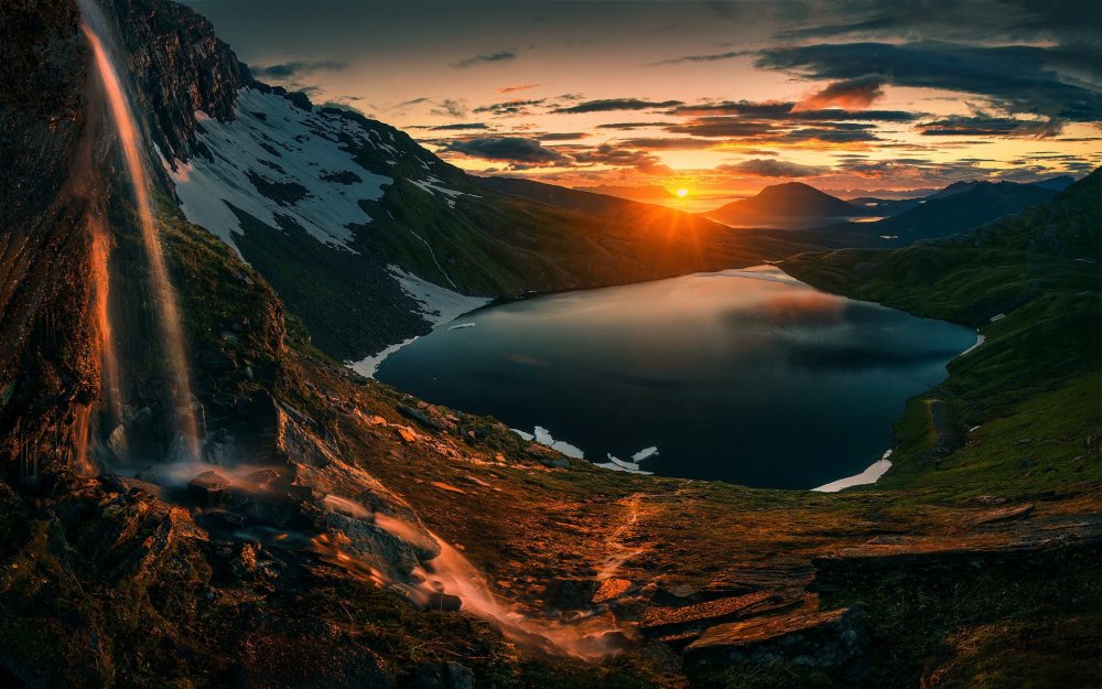 Горы Норвегии закат