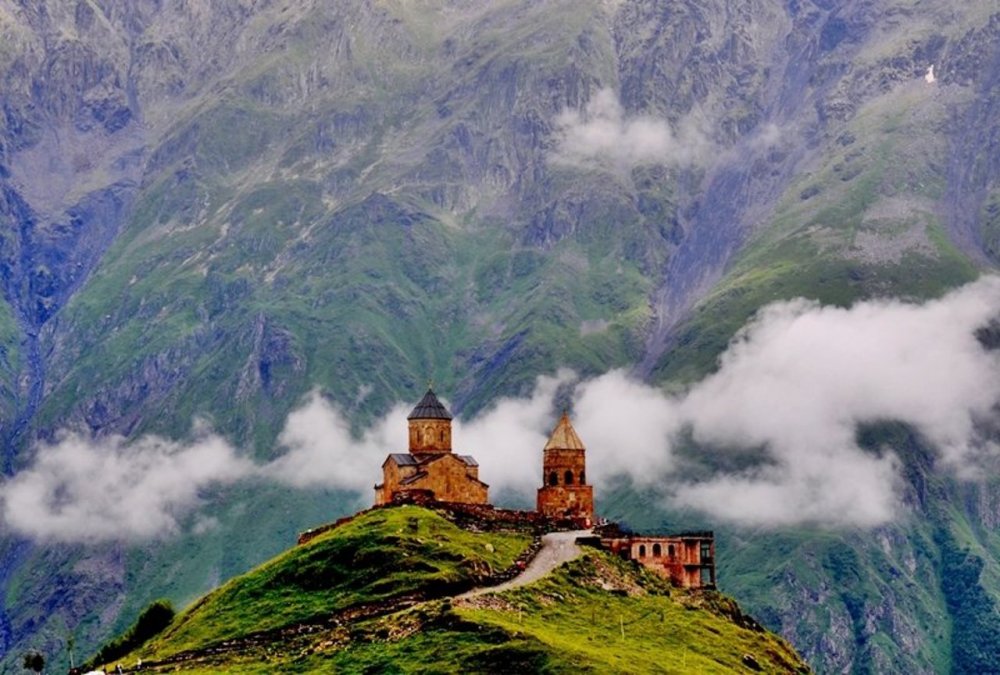 Монастырь Казбеги Грузия