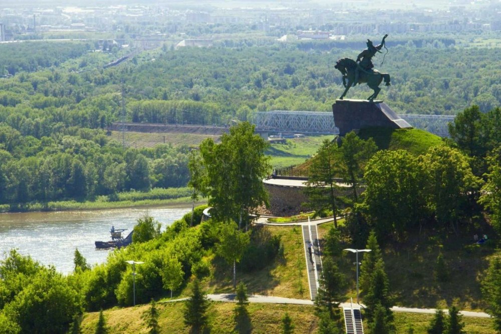Памятник Салават Юлаев река белая