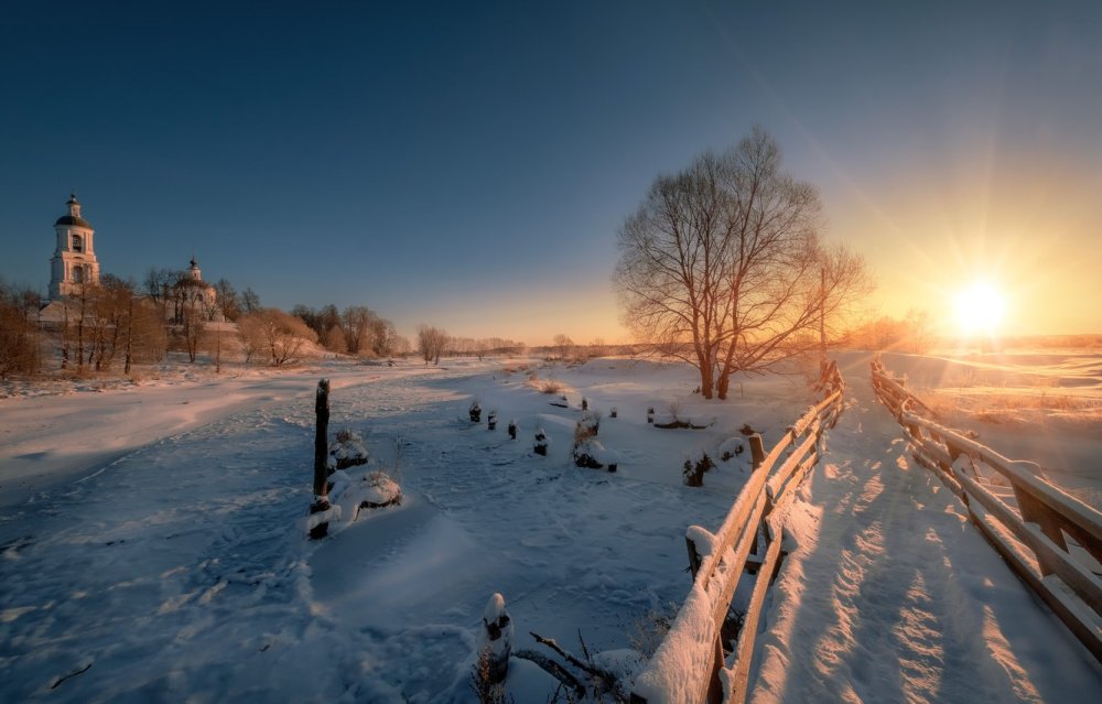 Зимний деревенский пейзаж