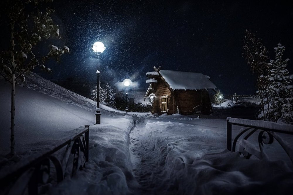 Русская деревня зимой ночью