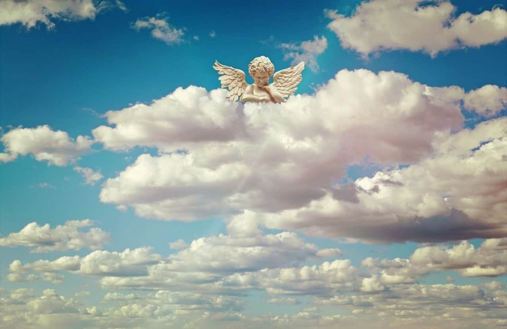 Ангелочки на голубом небе