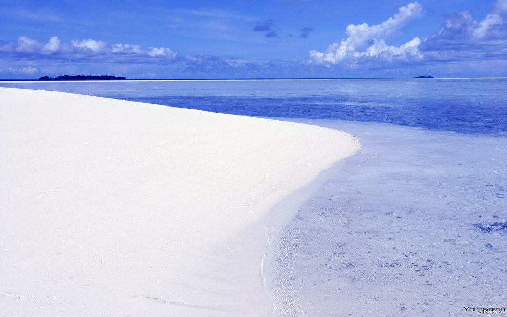 Океан и белый песок