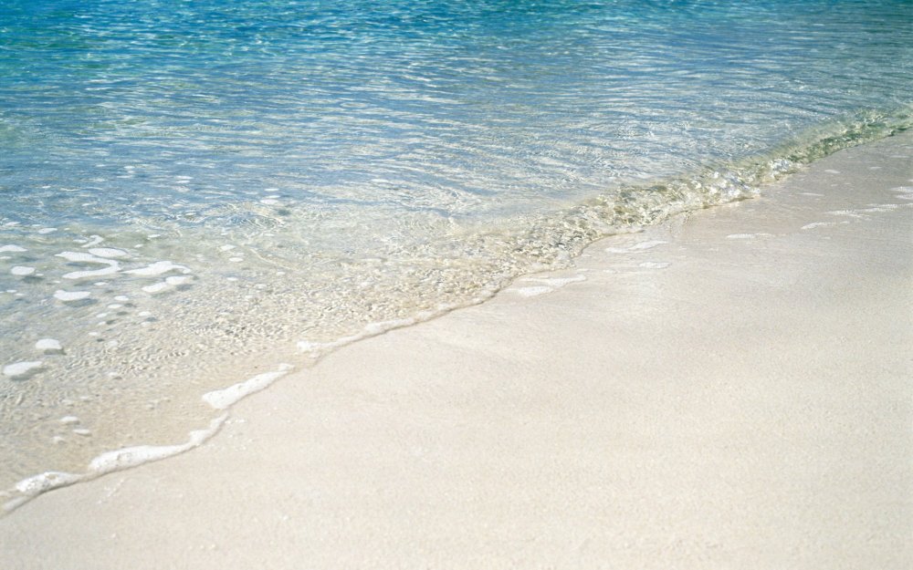 Прозрачная вода белый песок