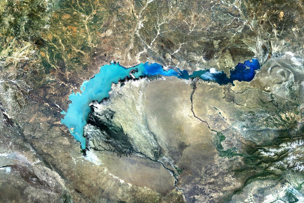 Озеро Балхаш материк