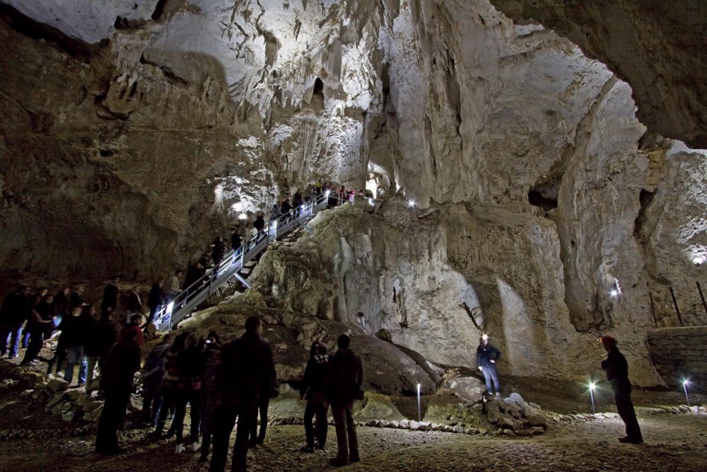 Пещера Сюрпризная Молдова