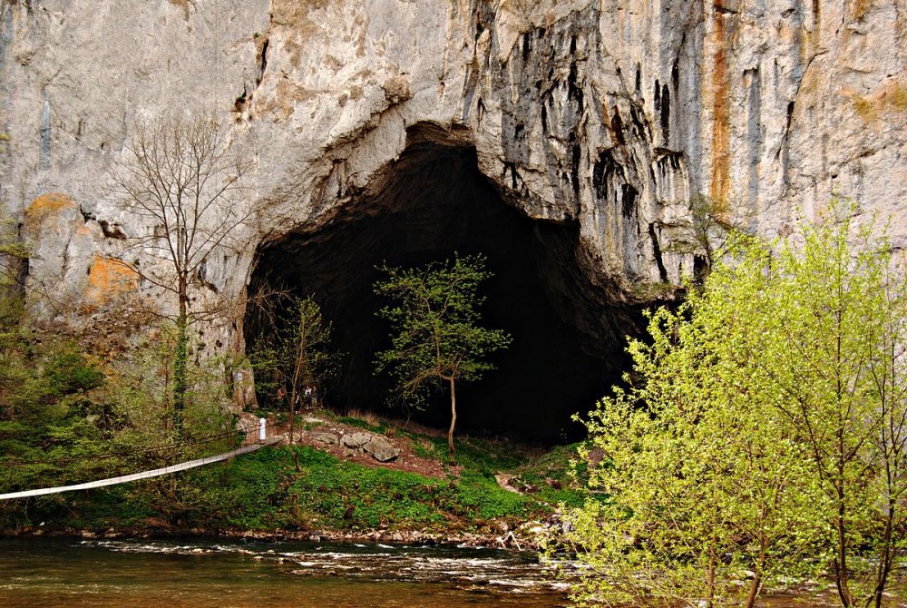 Карстовая пещера "Эмиль Раковице"