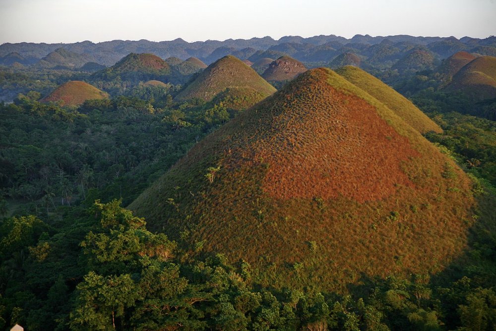 Шоколадные холмы Филиппины расположение