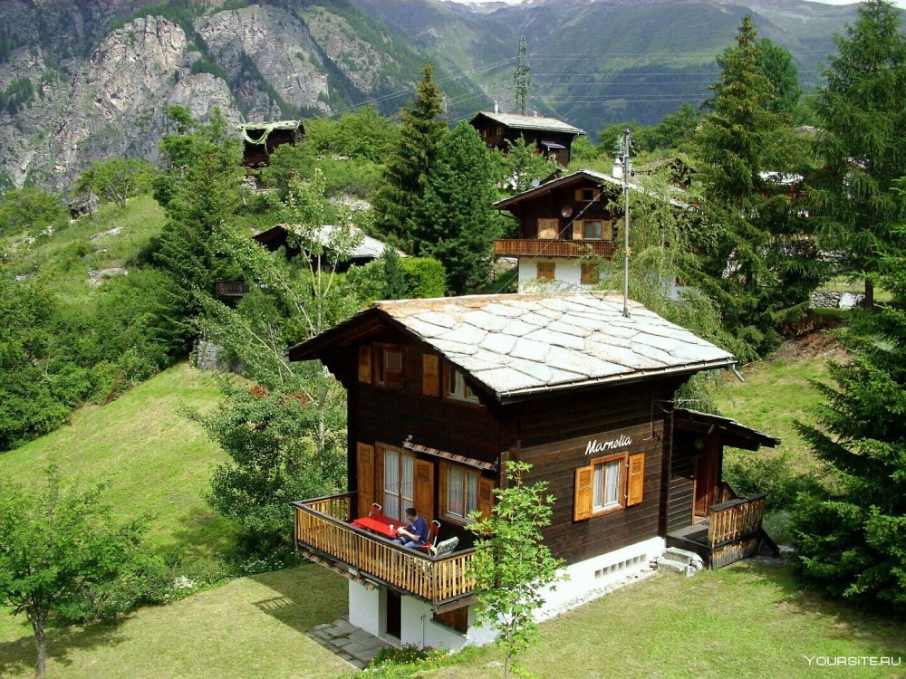 Маленькие дома в стиле албанцев