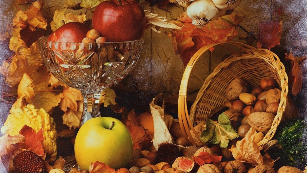 Осенний натюрморт с яблоками