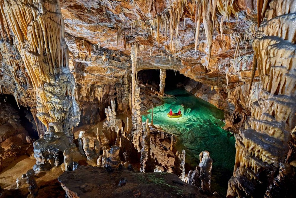 Пещера Постойна Словения