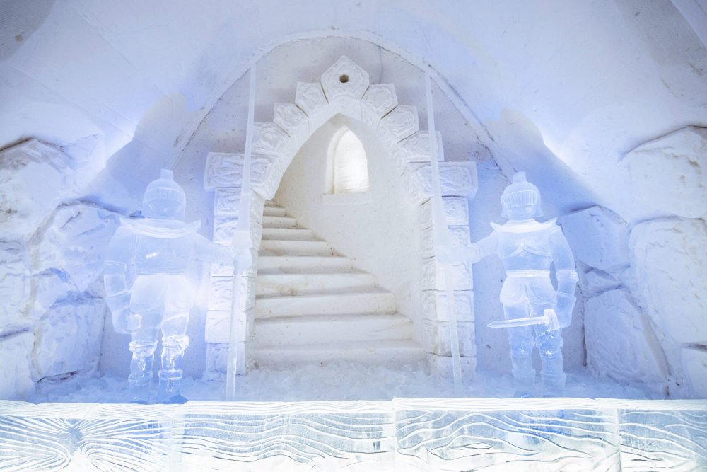 Ледяной замок внутри