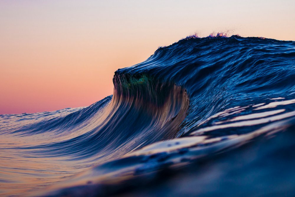 Красивые волны на море