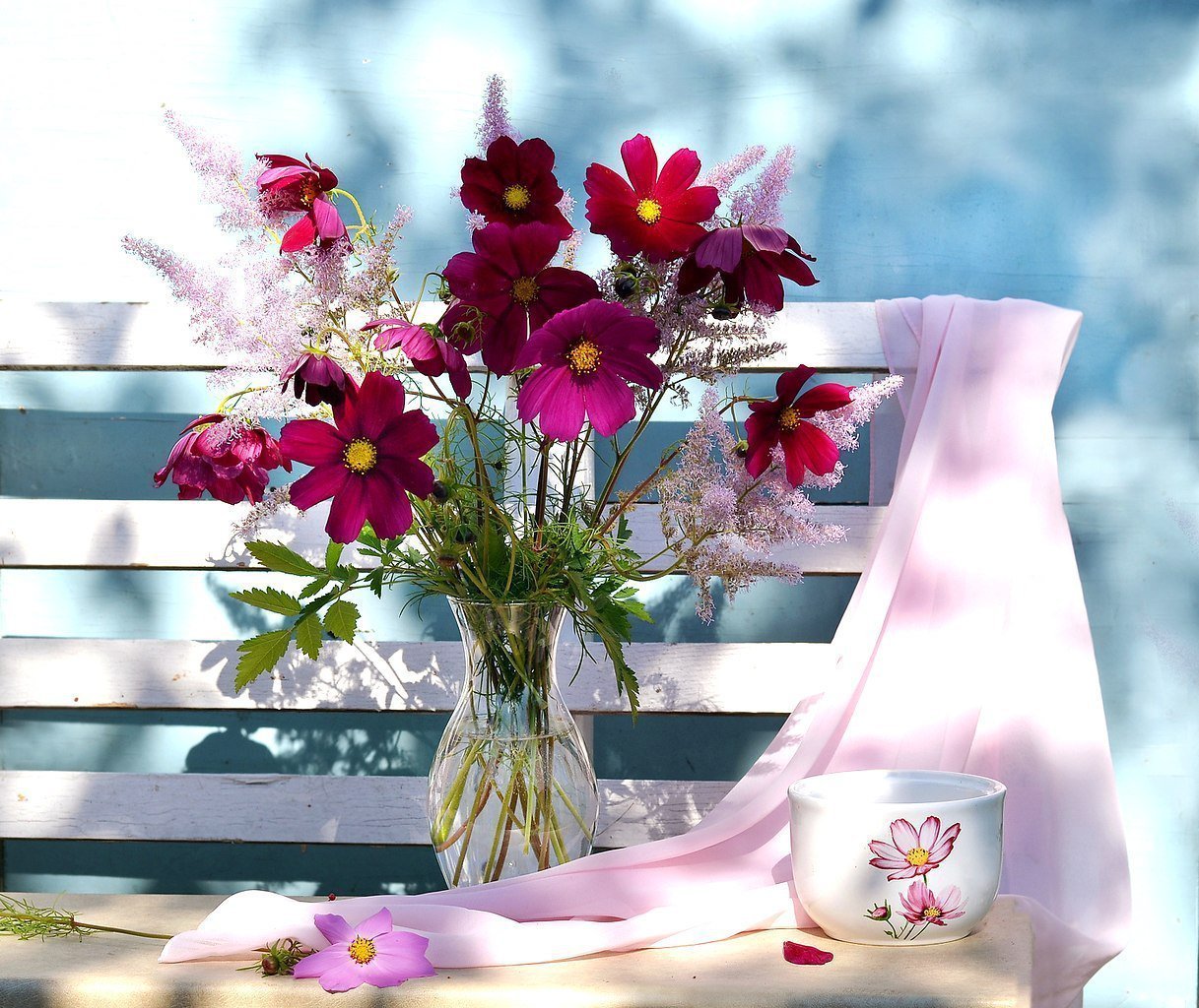 Хорошего дня картинки красивые новые. Утро цветы. Цветочное настроение. Чудесные летние цветы. Яркое солнечное утро цветы.