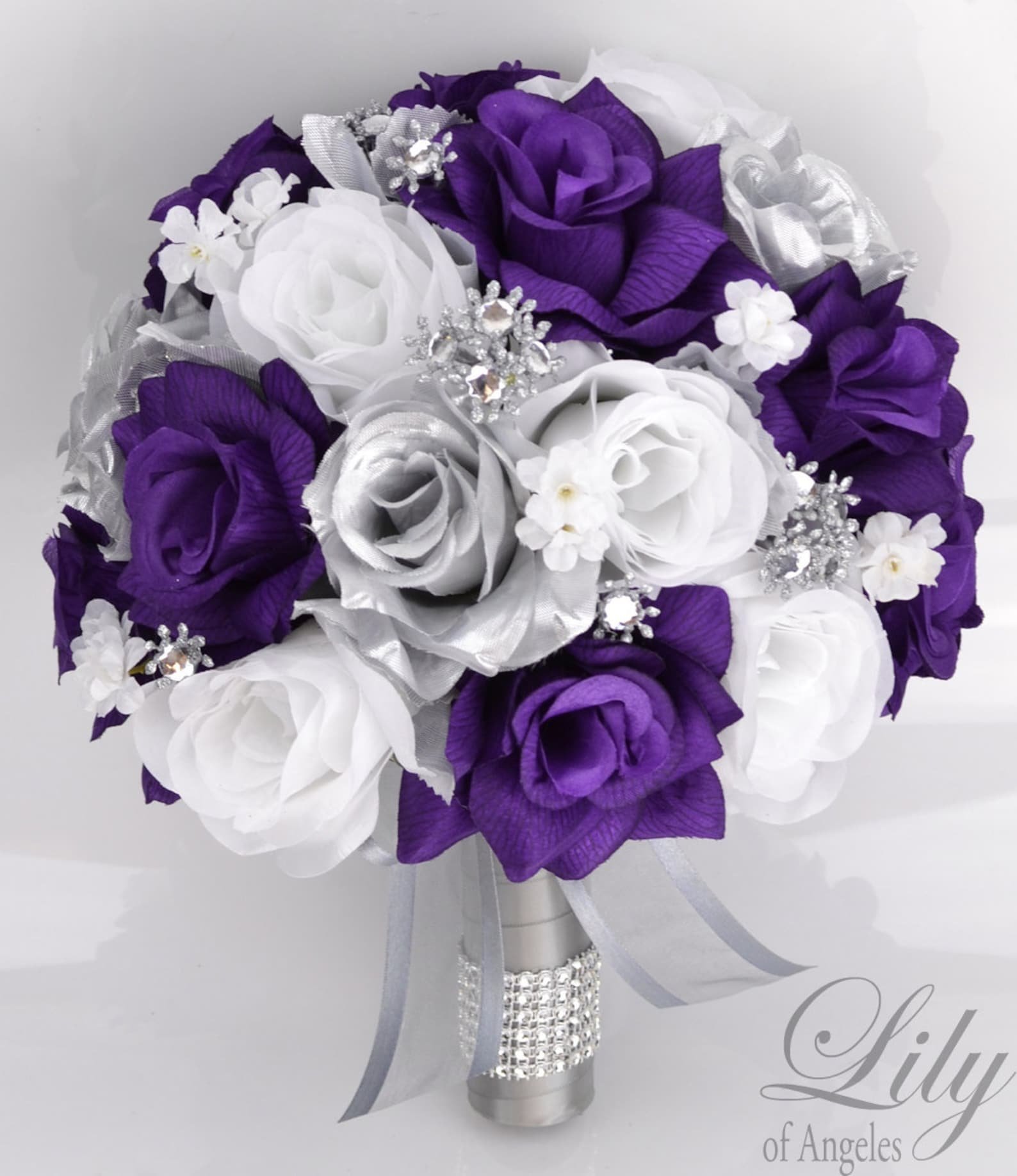 Белые розы фиолетовый. Букет невесты Лизиантусы фиолетовые. Букет невесты в лавандовых оттенках. Букет "фиолетовый Бриз". Букет невесты Purple.