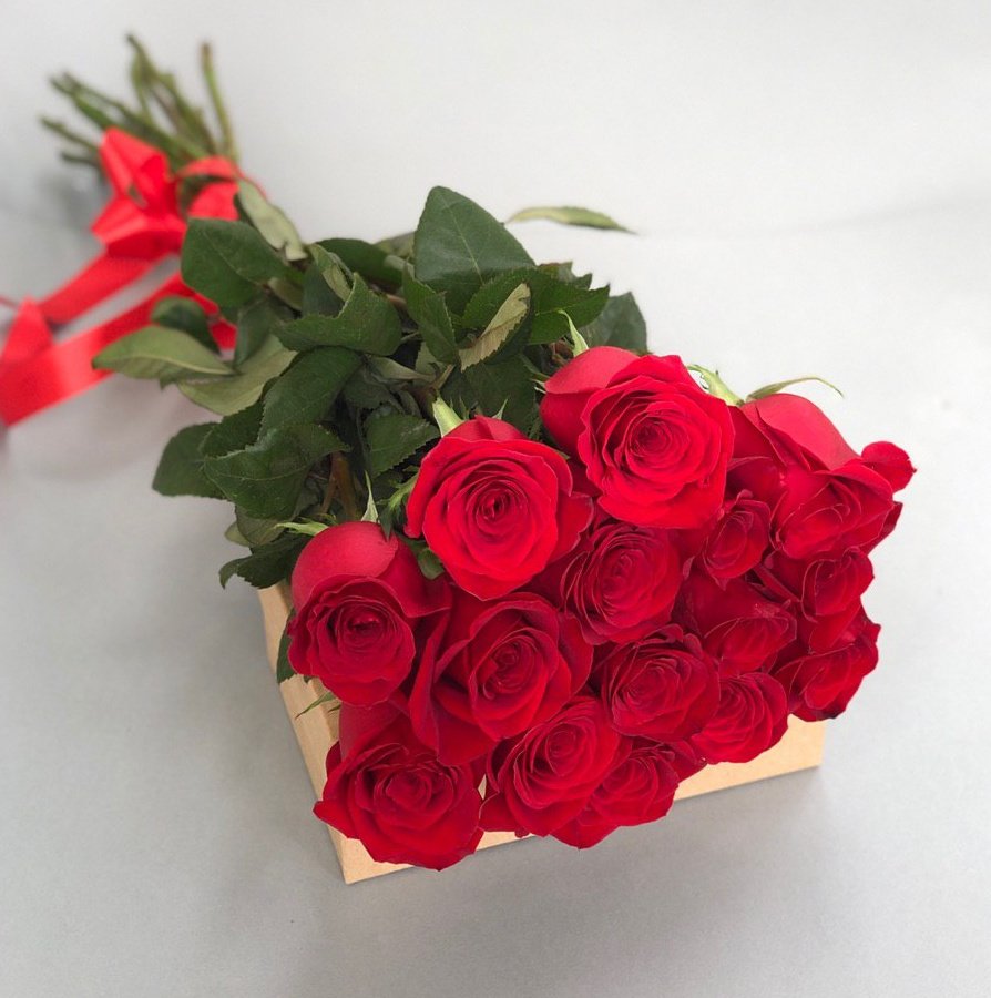 Букет из 15 красных эквадорских роз