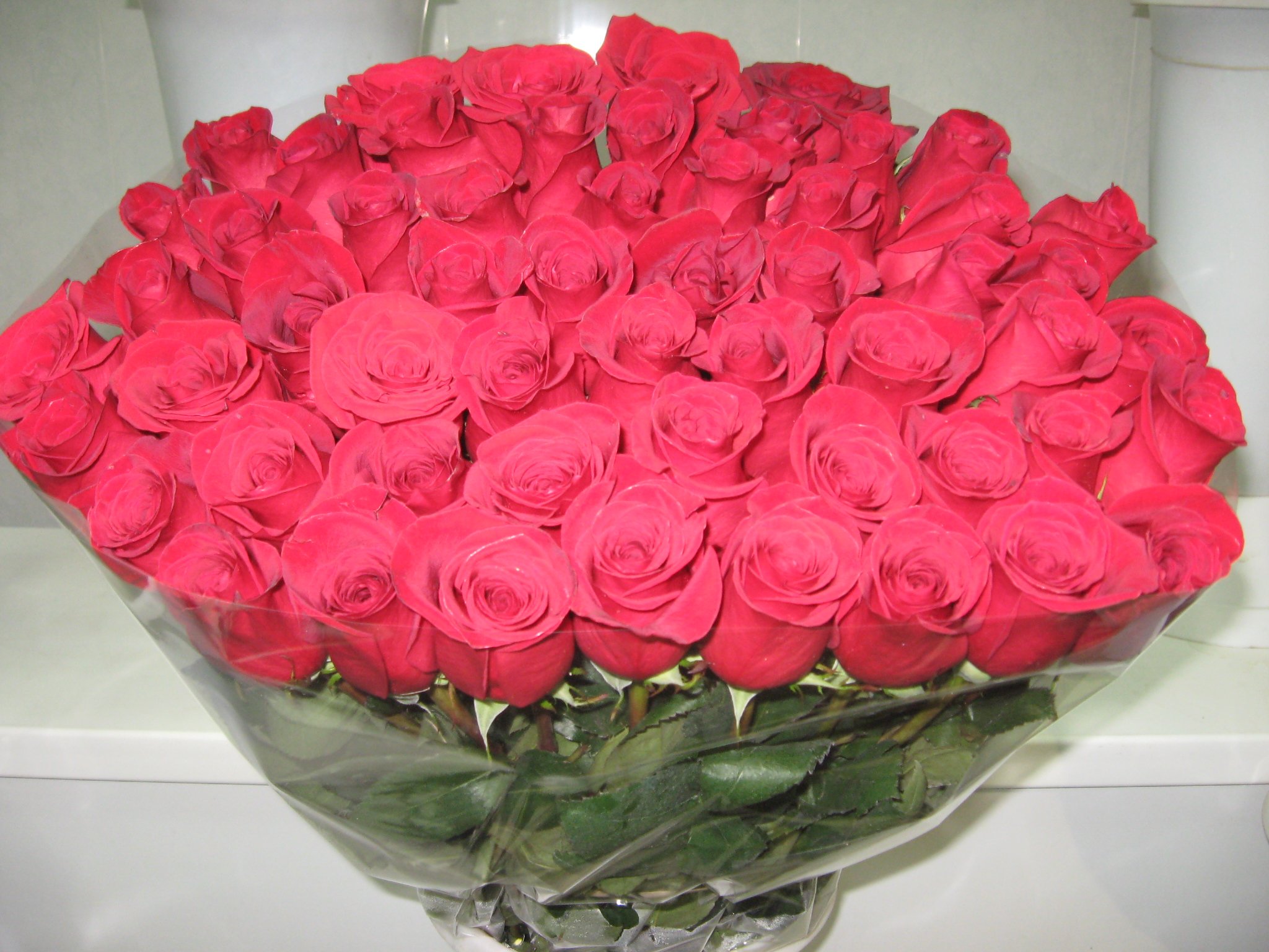 Фото реальных букетов цветов дома. Огромный букет. Красивые большие букеты. Букет роз. Красивые букеты роз большие.